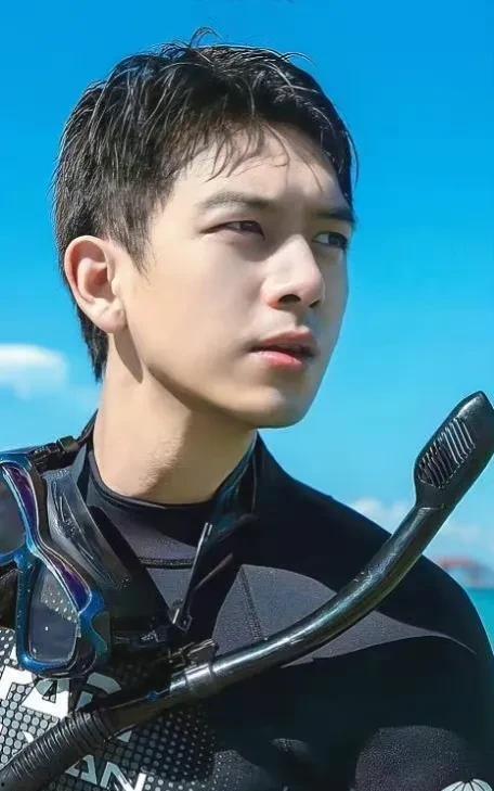 新年吃瓜娱乐男明星,盘点娱乐圈男明星的趣味瞬间